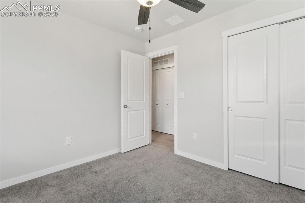 Image 29 of 40: Bedroom