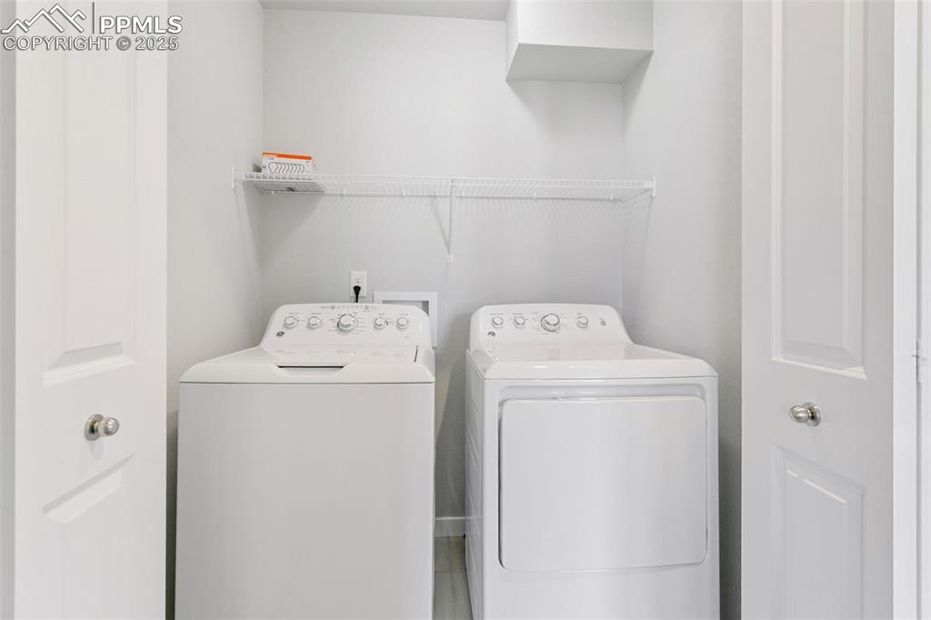 Image 35 of 40: Laundry