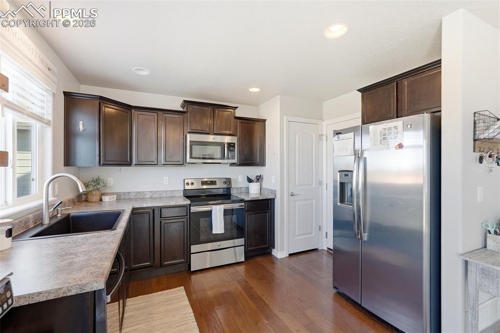 Image 10 of 38: Kitchen