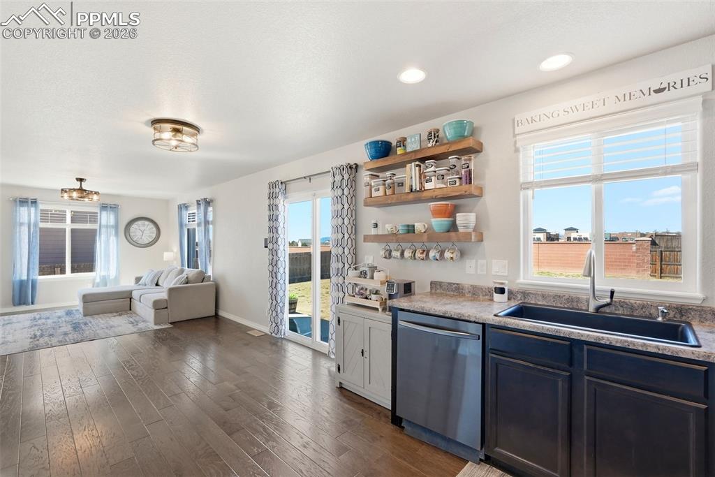 Image 13 of 38: Kitchen