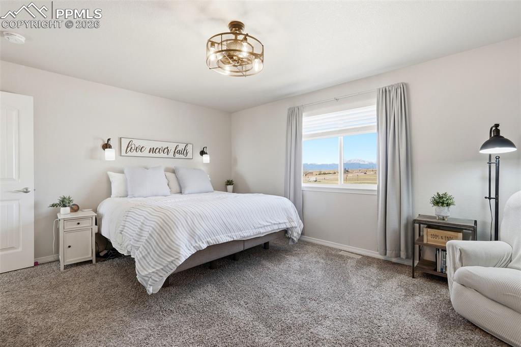 Image 18 of 38: Bedroom