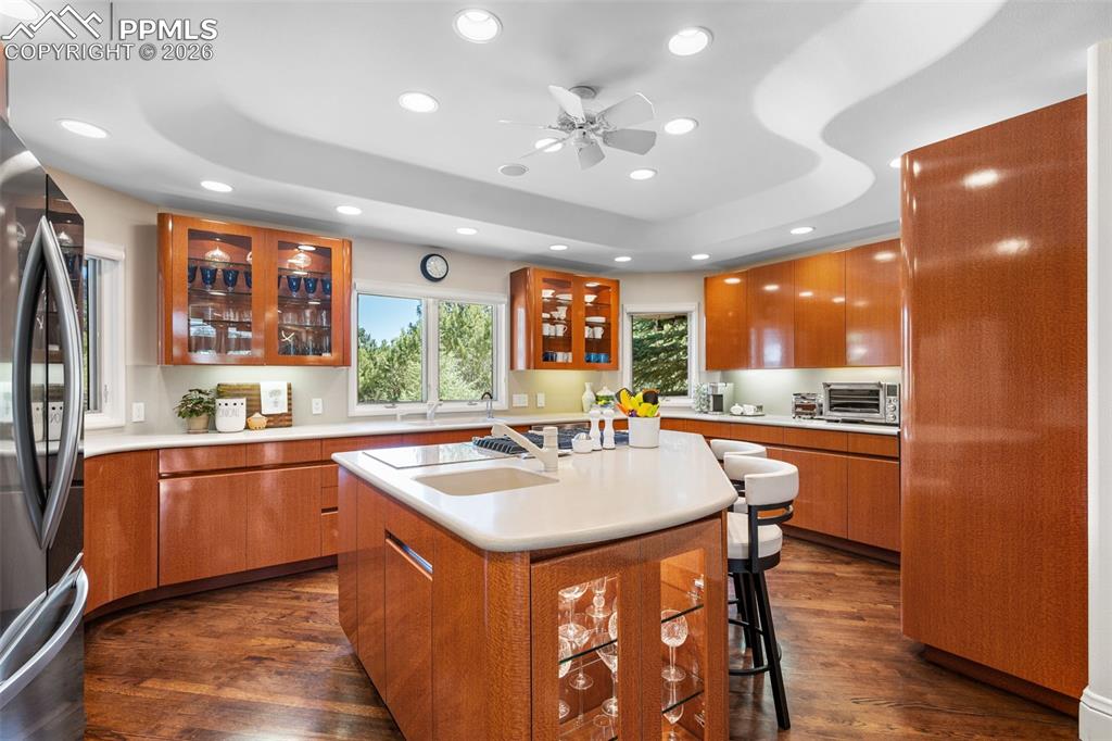 Image 11 of 50: Kitchen