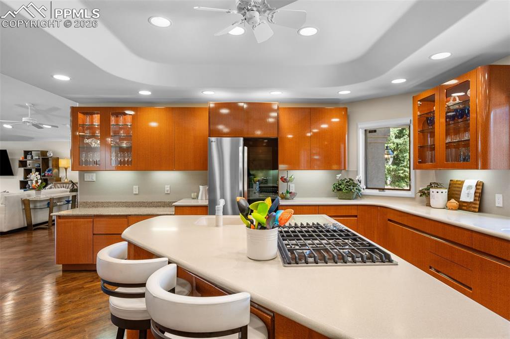 Image 13 of 50: Kitchen