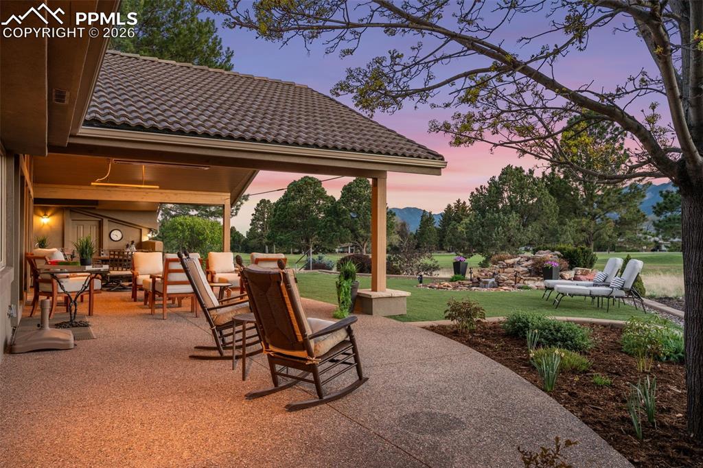 Image 36 of 50: Patio