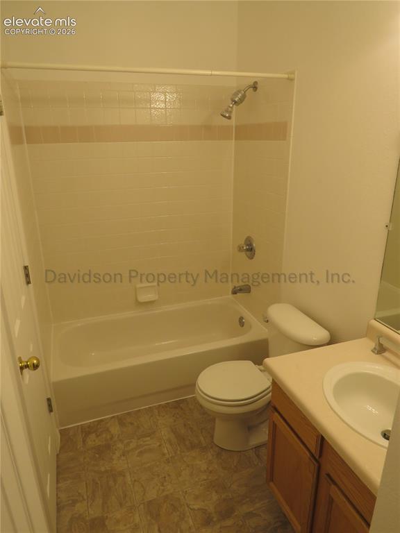 Image 7 of 11: Bathroom