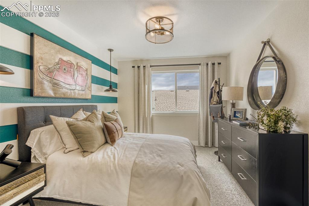 Image 12 of 27: Bedroom