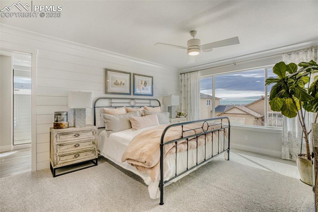 Image 14 of 27: Bedroom