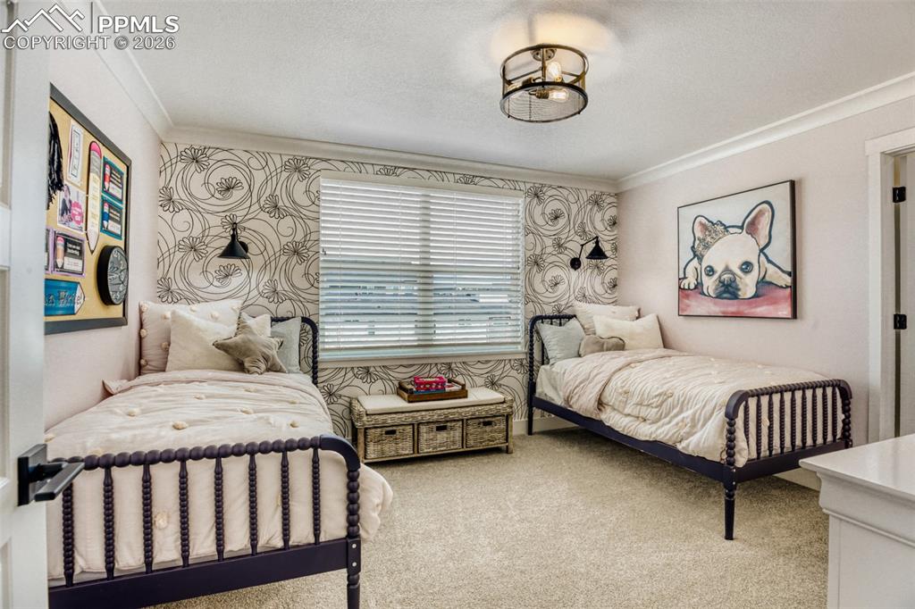 Image 17 of 27: Bedroom