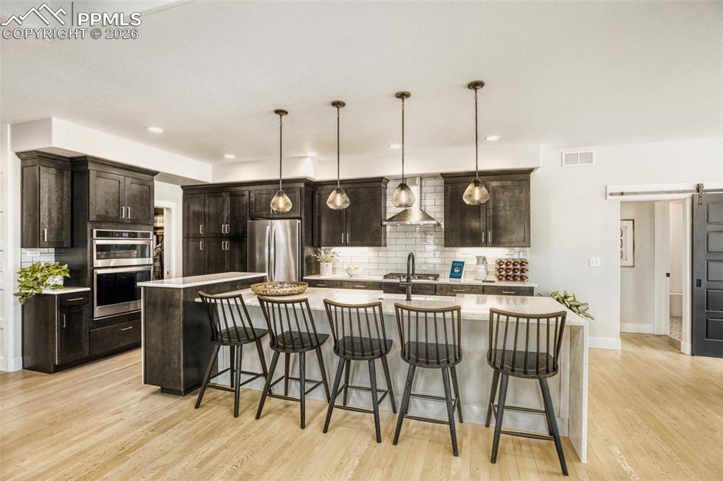 Image 5 of 27: Kitchen