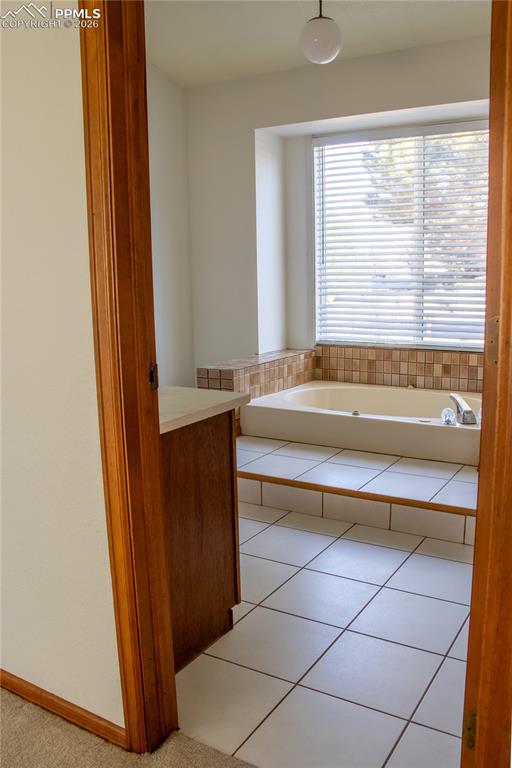 Image 15 of 42: Bathroom