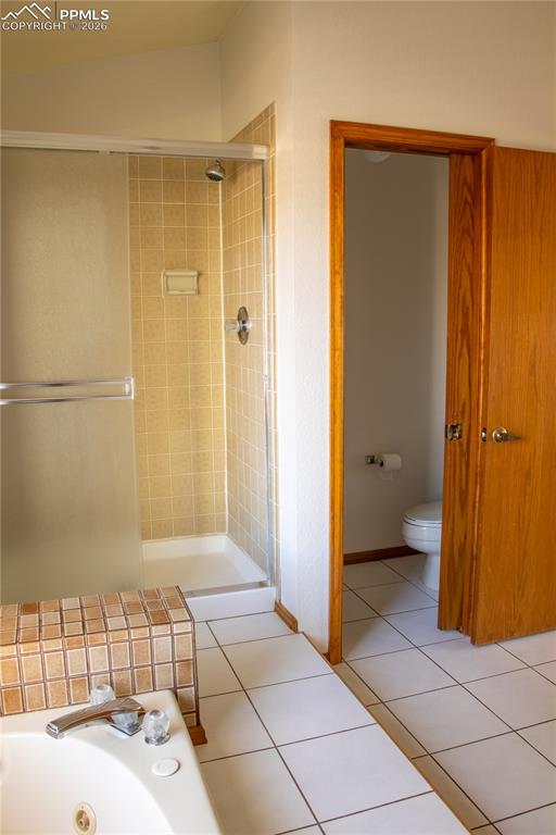 Image 17 of 42: Bathroom