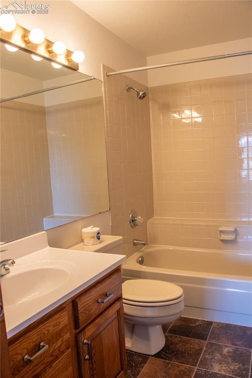 Image 23 of 42: Bathroom