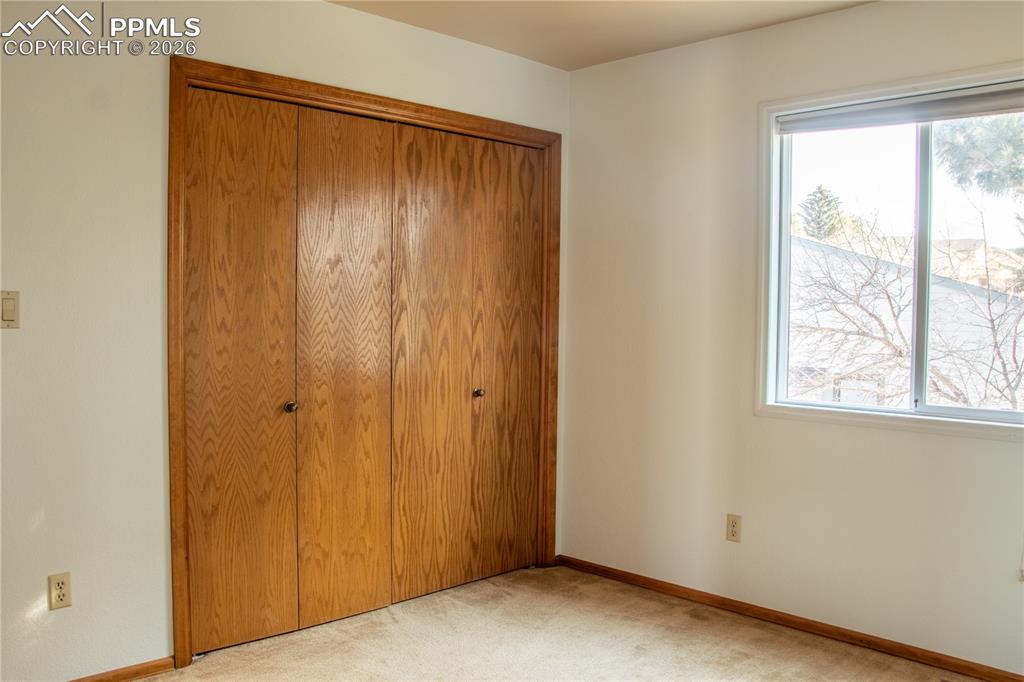 Image 26 of 42: Bedroom