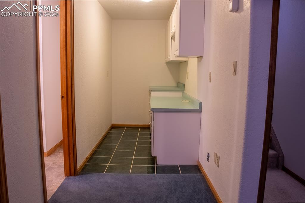 Image 30 of 42: Laundry