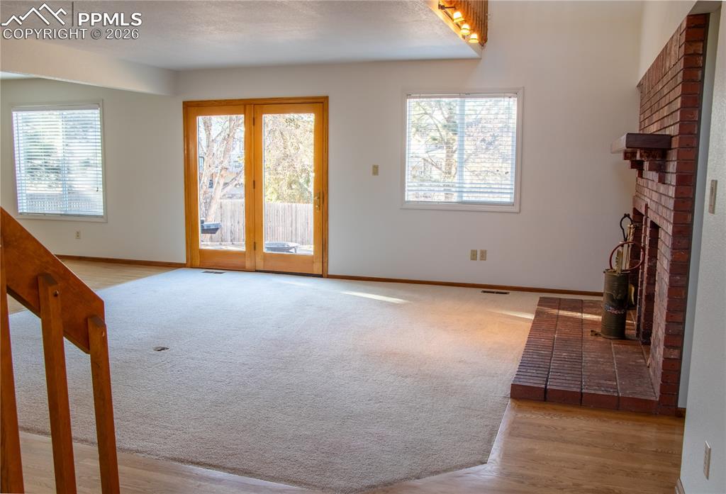 Image 5 of 42: Entry