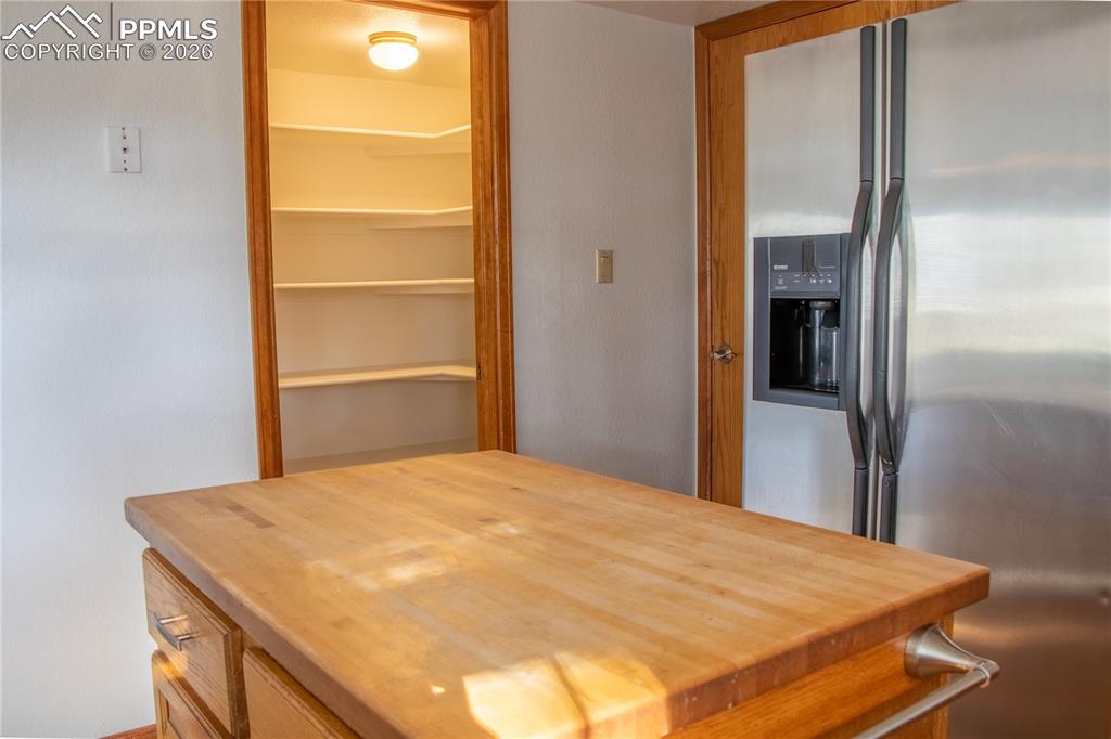 Image 9 of 42: Kitchen