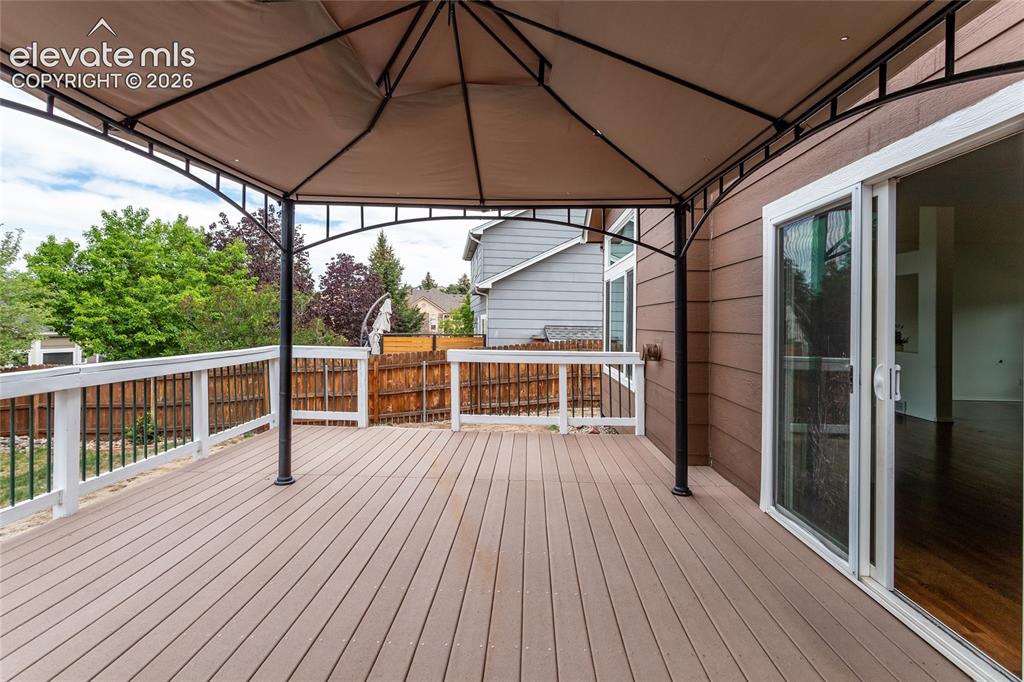 Image 43 of 43: Deck