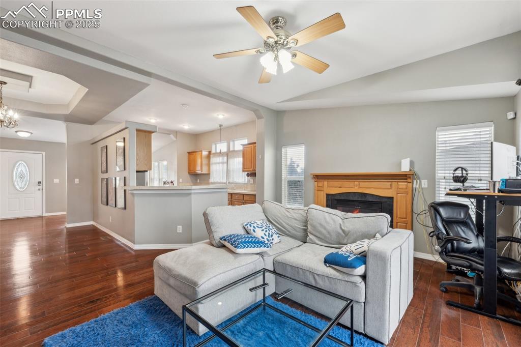 Image 8 of 18: Living Room
