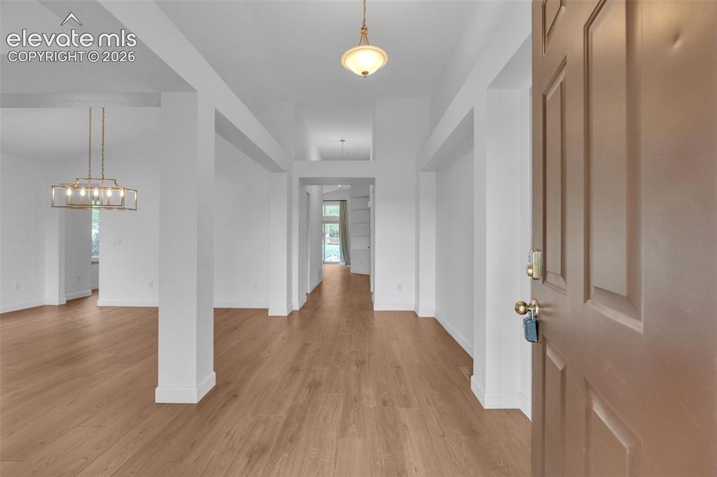 Image 19 of 50: Entry