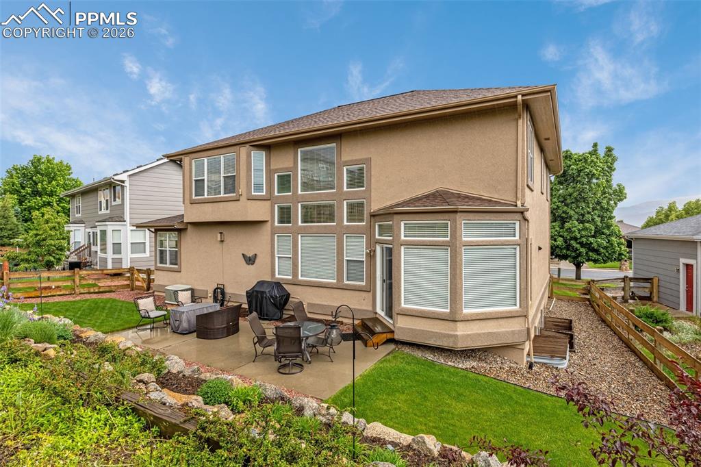 Image 40 of 49: Back of Structure