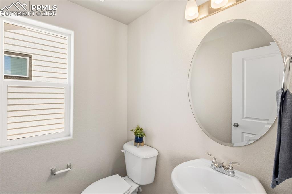 Image 12 of 31: Bathroom