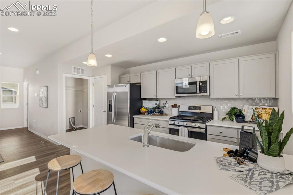 Image 8 of 31: Kitchen