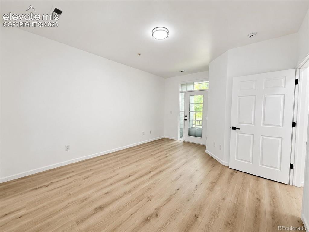 Image 10 of 19: Bedroom
