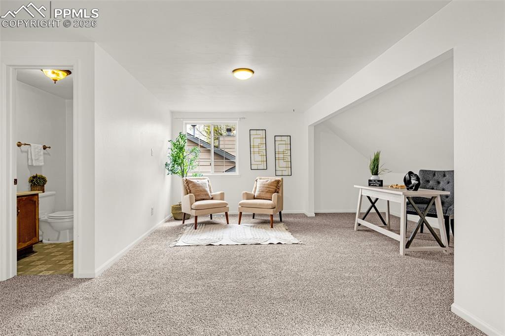 Image 18 of 38: Sitting Room