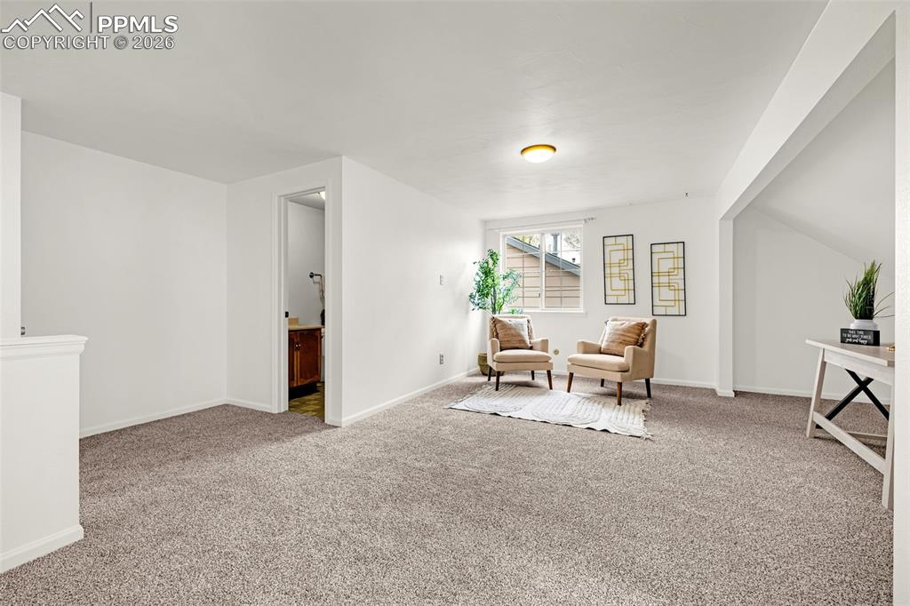 Image 19 of 38: Sitting Room