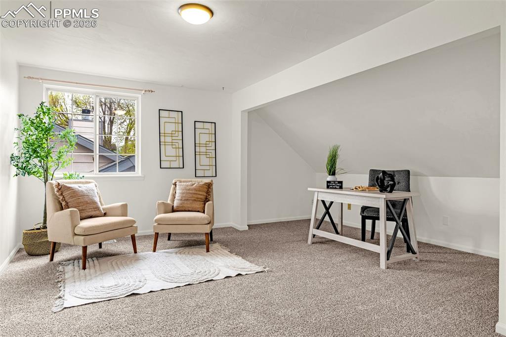 Image 20 of 38: Sitting Room