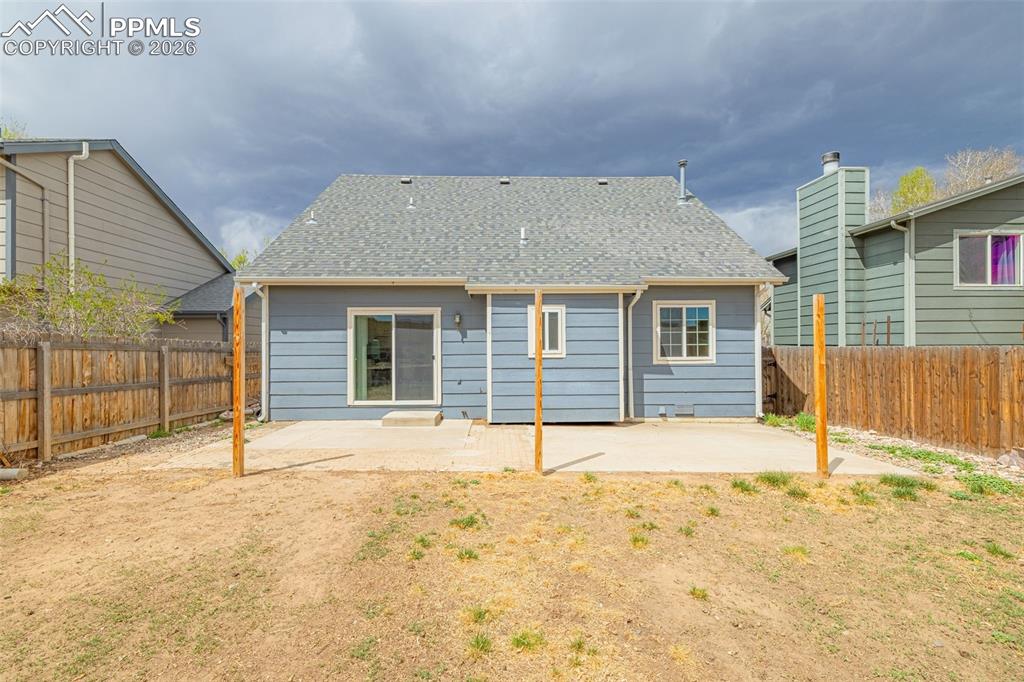 Image 28 of 38: Back of Structure