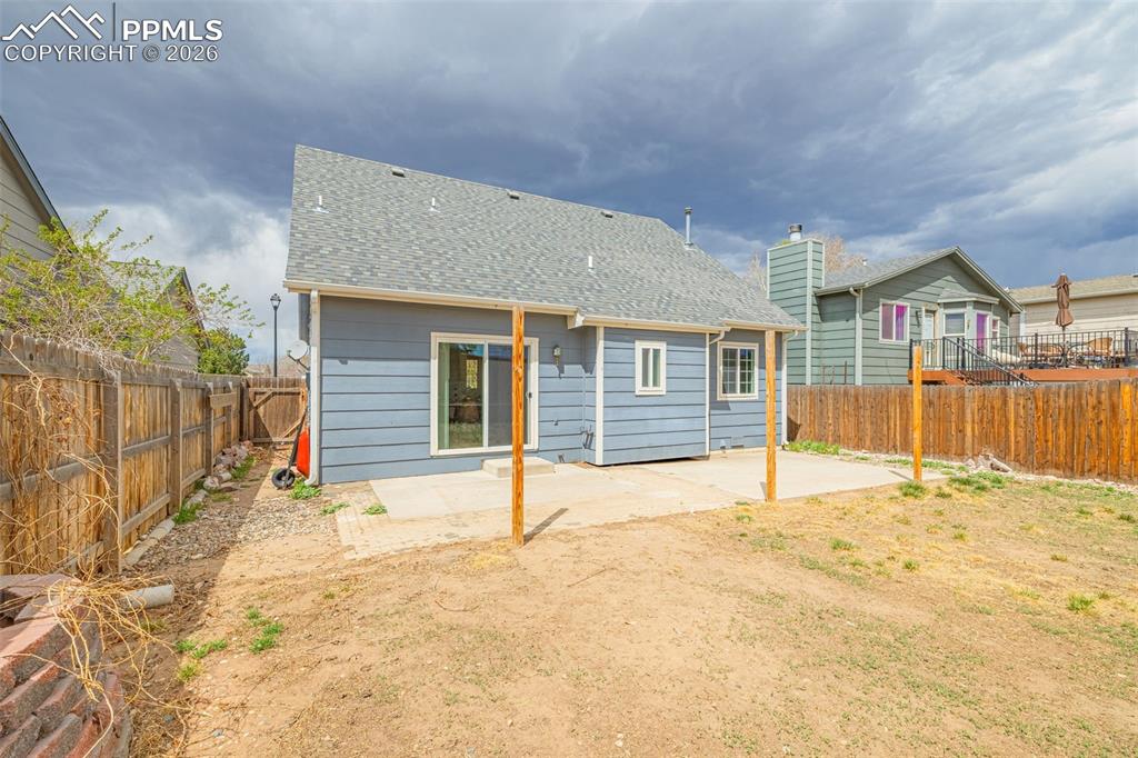 Image 29 of 38: Back of Structure