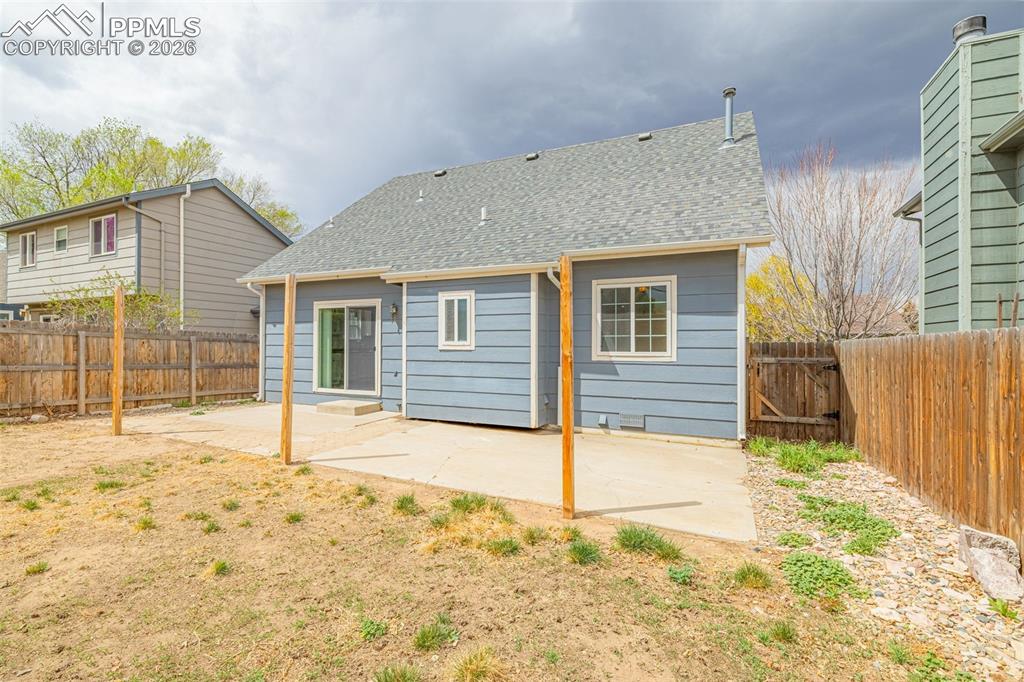 Image 30 of 38: Back of Structure