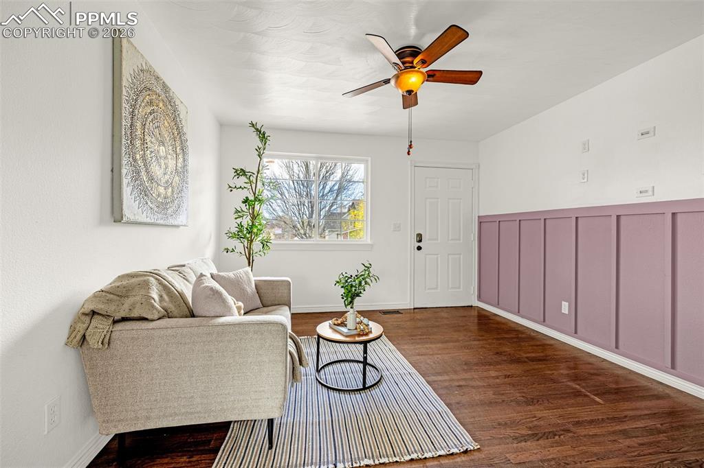 Image 4 of 38: Living Room