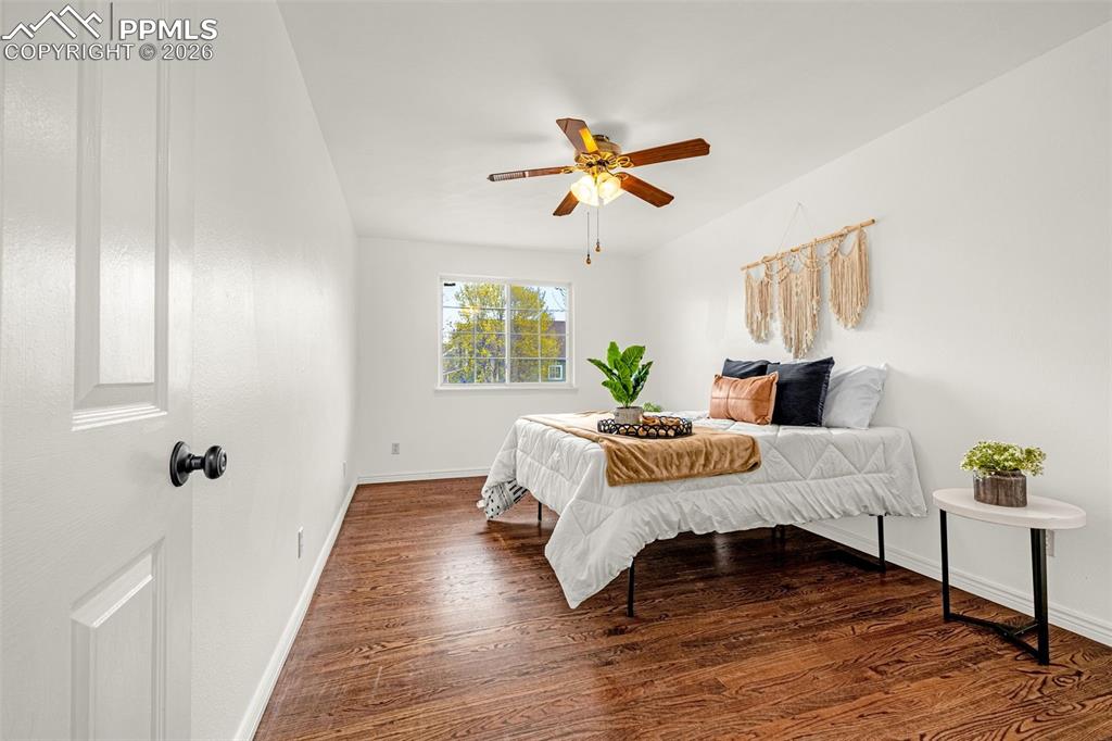 Image 8 of 38: Bedroom