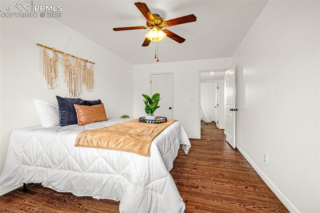 Image 9 of 38: Bedroom