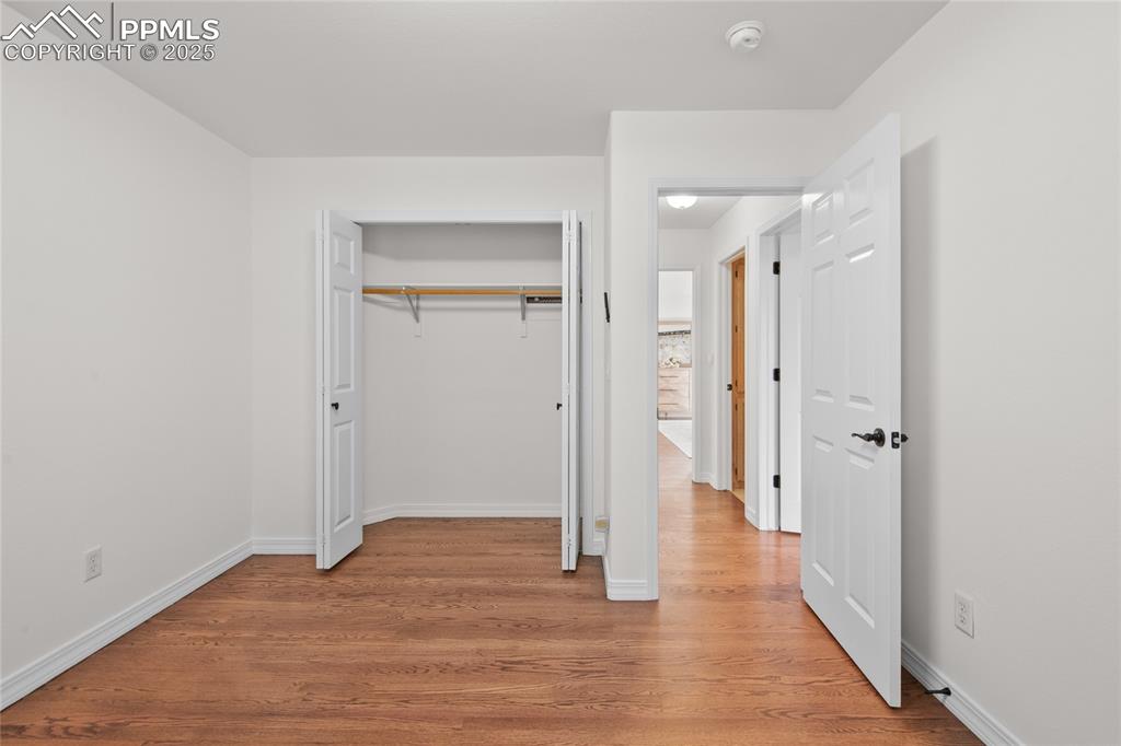 Image 32 of 50: Bedroom