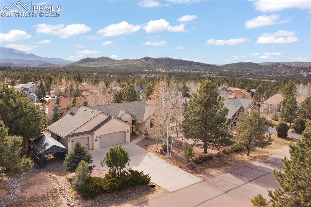 Image 5 of 50: Spacious Lot so you don’t feel crowded by neighbors. Mountain Views all aro