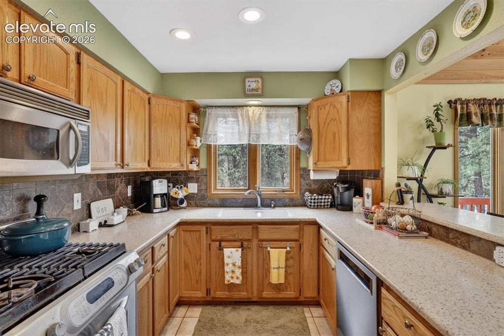 Image 13 of 38: Kitchen