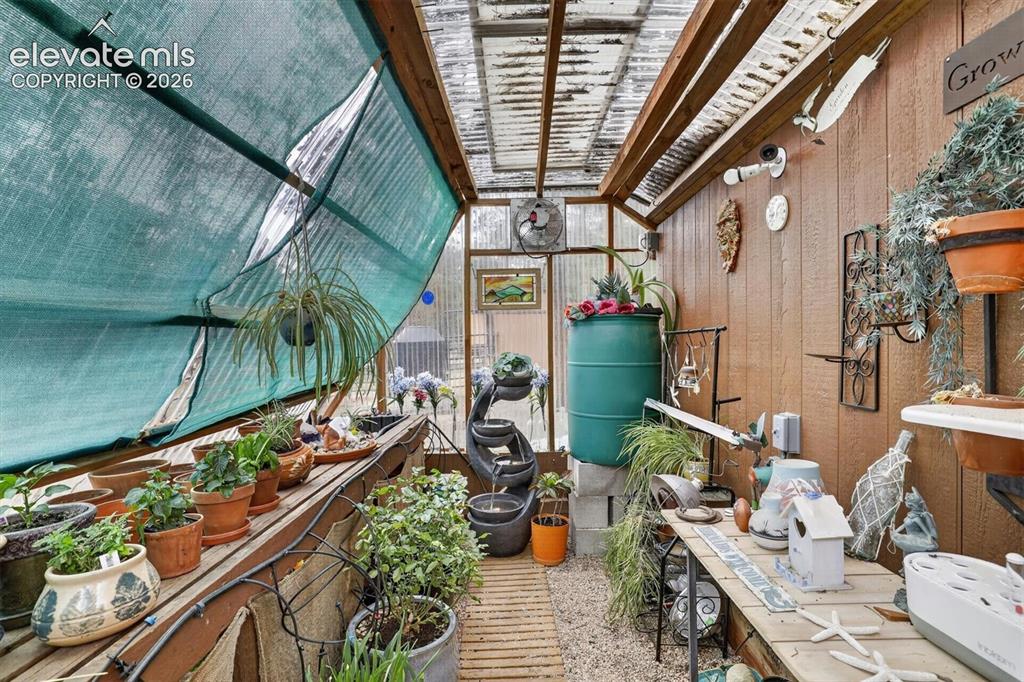 Image 31 of 38: Sun Room