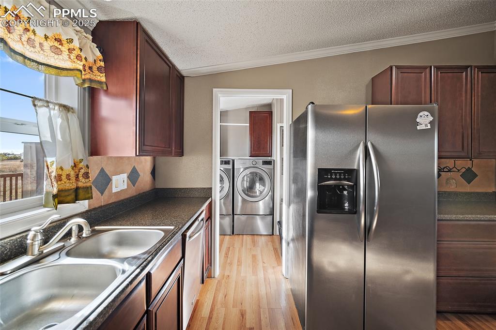 Image 12 of 43: Kitchen