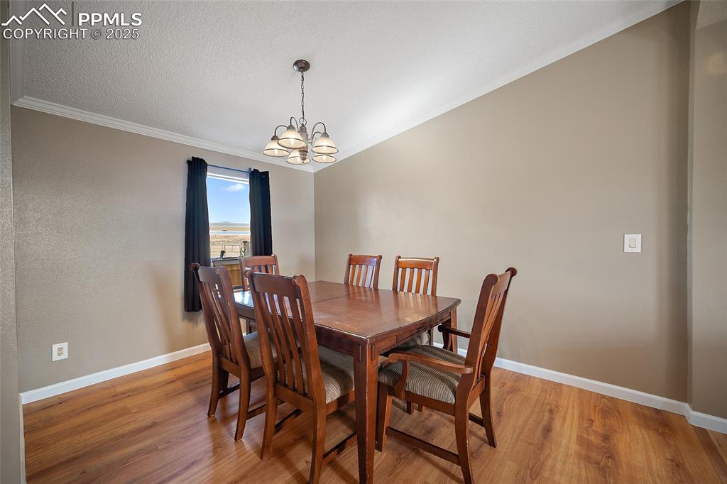 Image 7 of 43: Dining Area