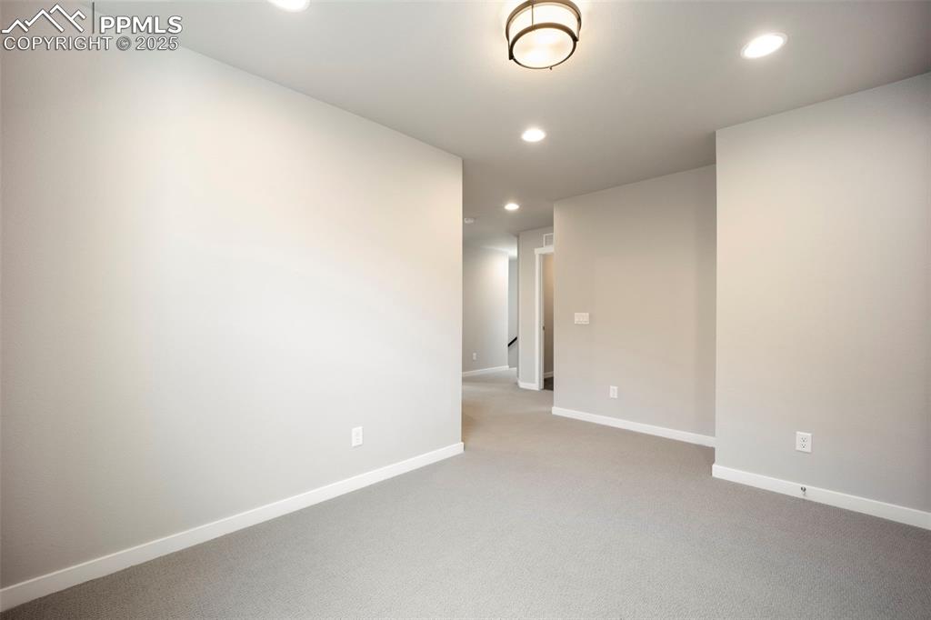 Image 29 of 47: Loft