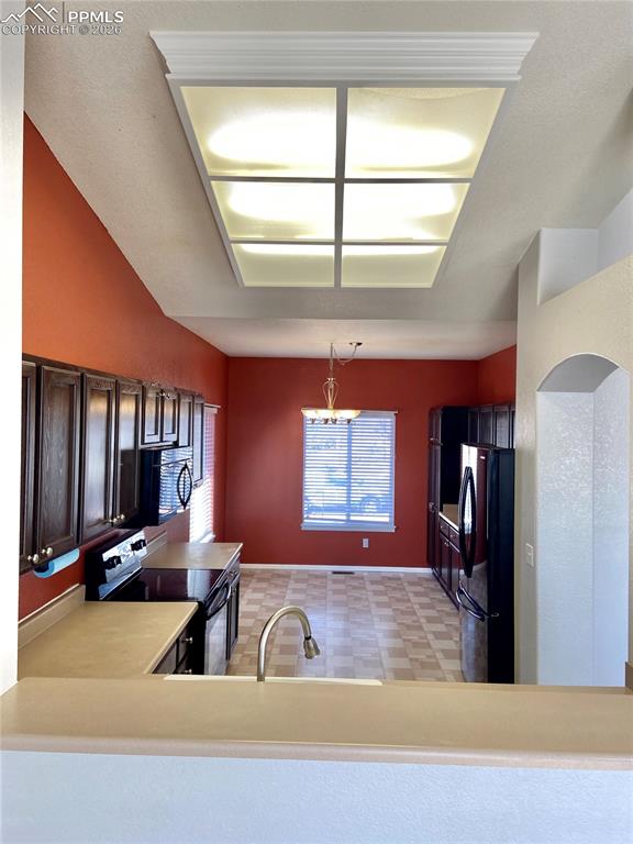 Image 10 of 29: Kitchen