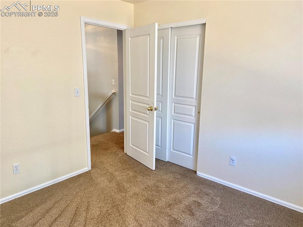 Image 19 of 29: Bedroom