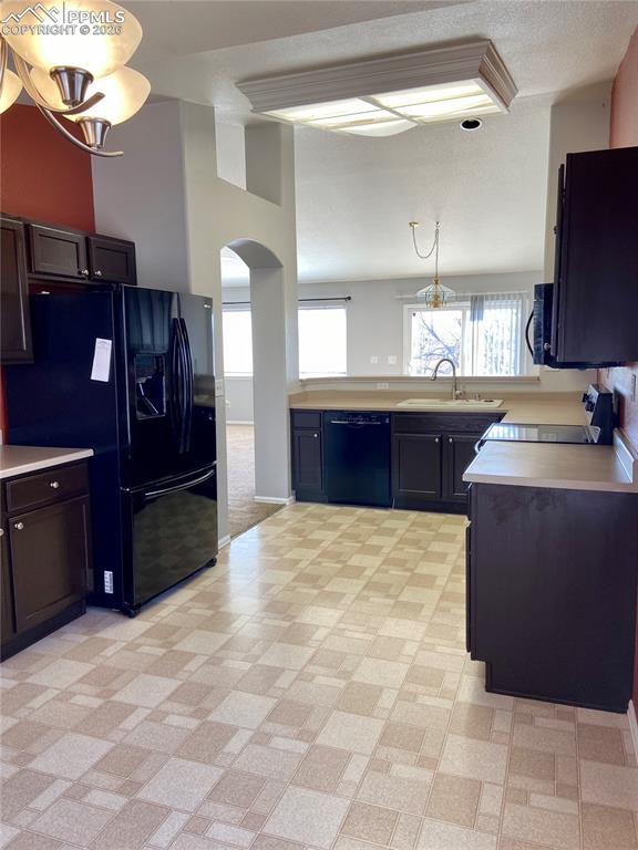 Image 2 of 29: Kitchen