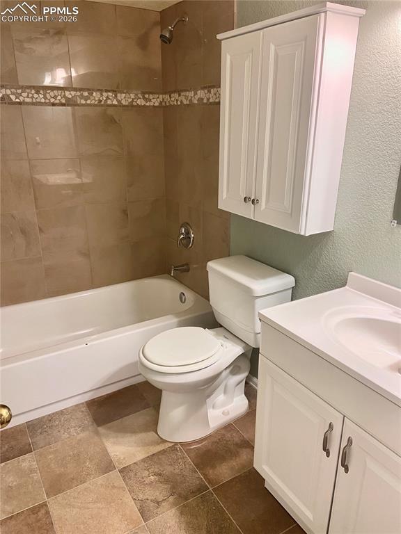 Image 26 of 29: Bathroom