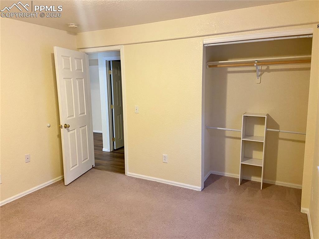 Image 27 of 29: Bedroom