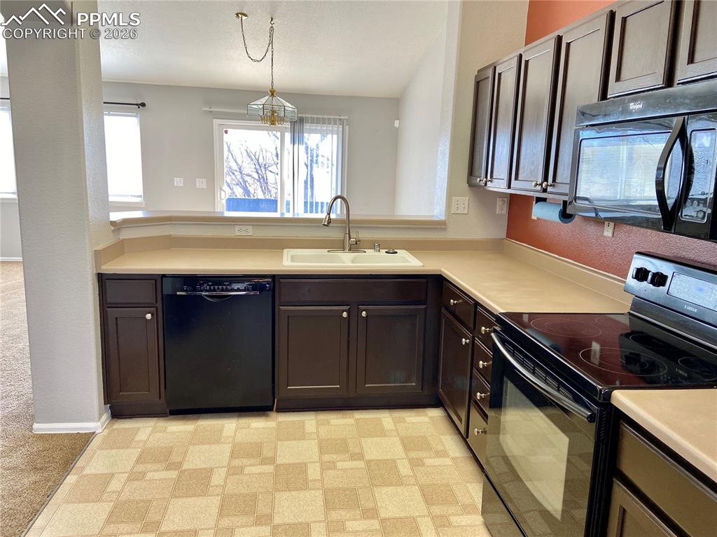 Image 5 of 29: Kitchen