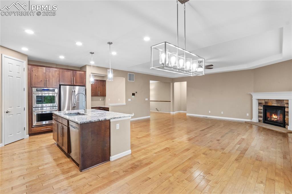 Image 13 of 43: Kitchen